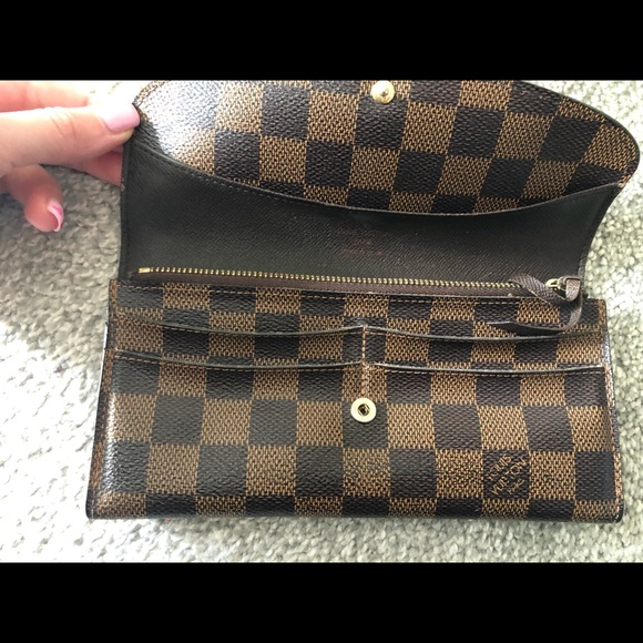 Louis Vuitton Emilie Wallet - Picture 2 of 4